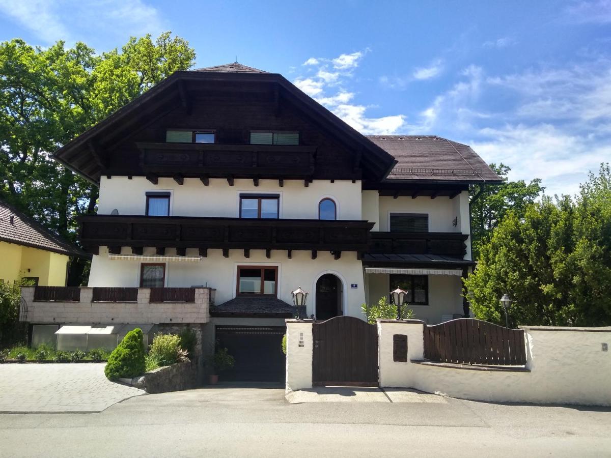 Gaestewohnung Schlossblick Apartamento Grödig